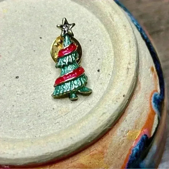 Vintage SCS Christmas Tree Pin - Picture 1 of 2